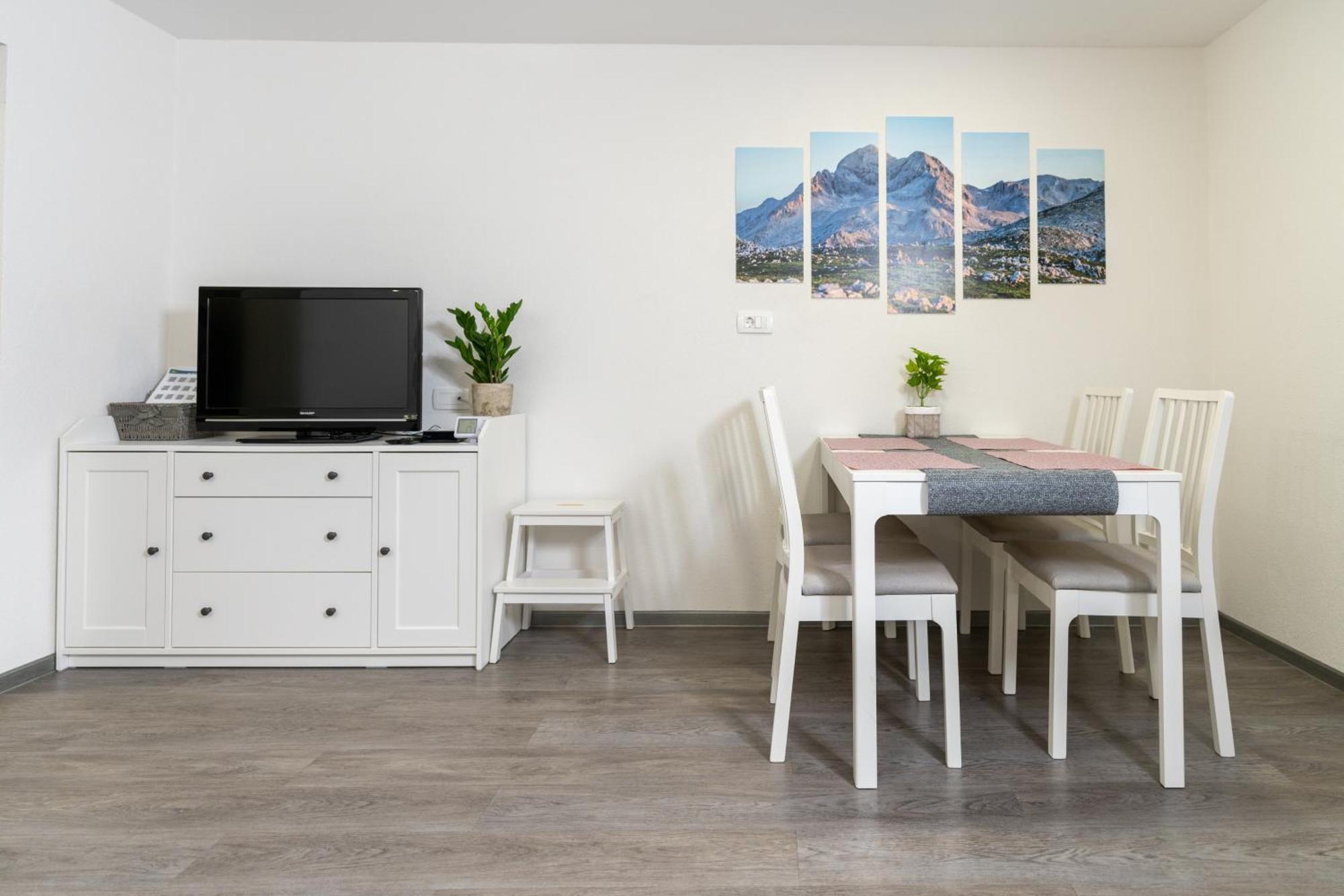 Apartma Pri Lipi ボーヒニ エクステリア 写真
